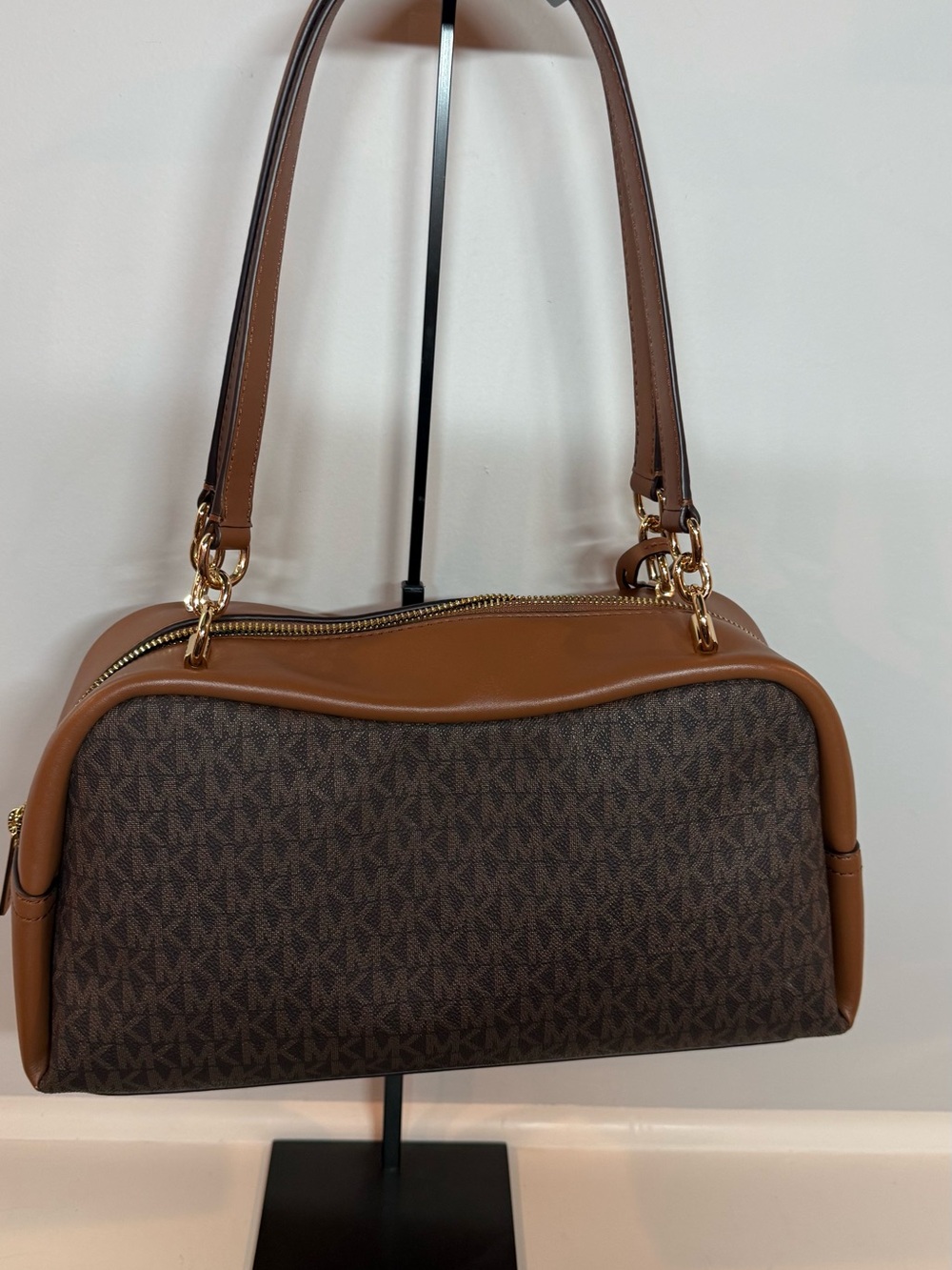 Michael Kors Brown Monogram Cecily bag - Picture 2 of 12